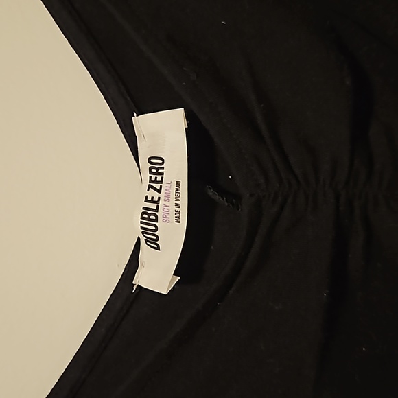 Black Croptop - Picture 3 of 3